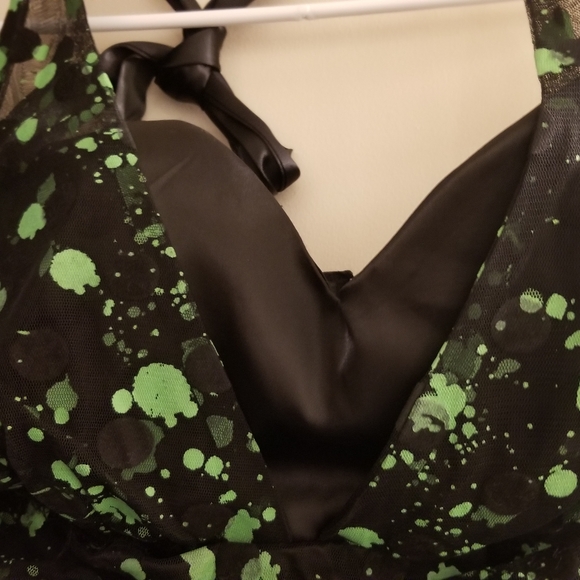 Dress - Picture 8 of 11